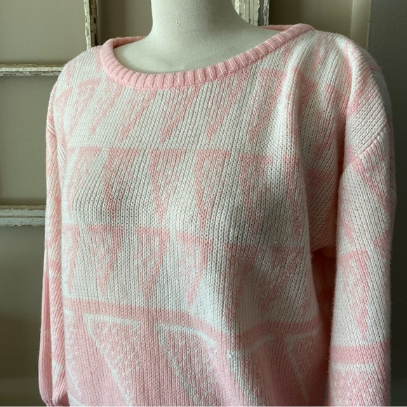Vintage 1980s pink and white geometric design sweater. - Picture 2 of 5